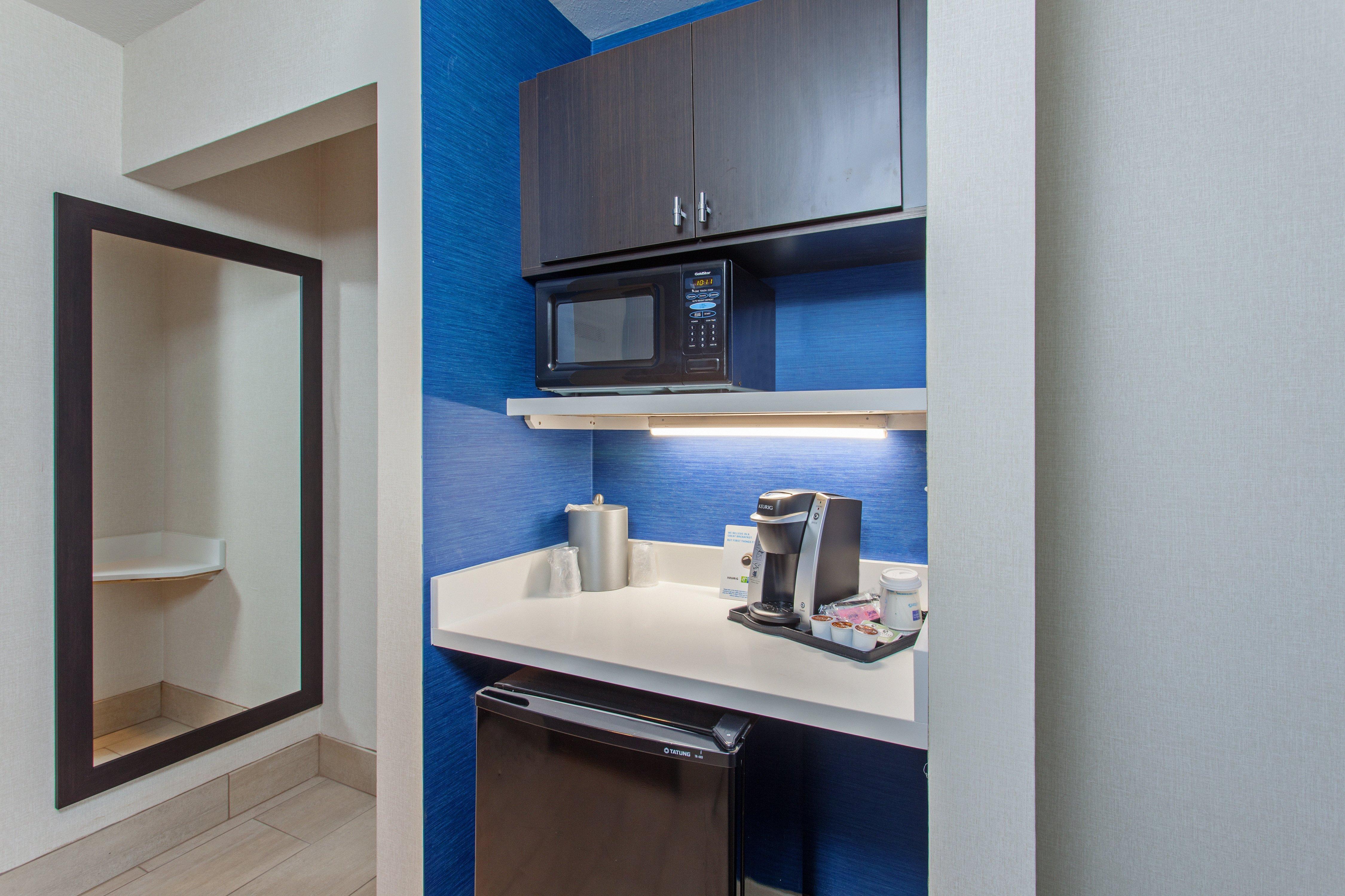 Holiday Inn Express & Suites Oakland - Airport By Ihg Dış mekan fotoğraf