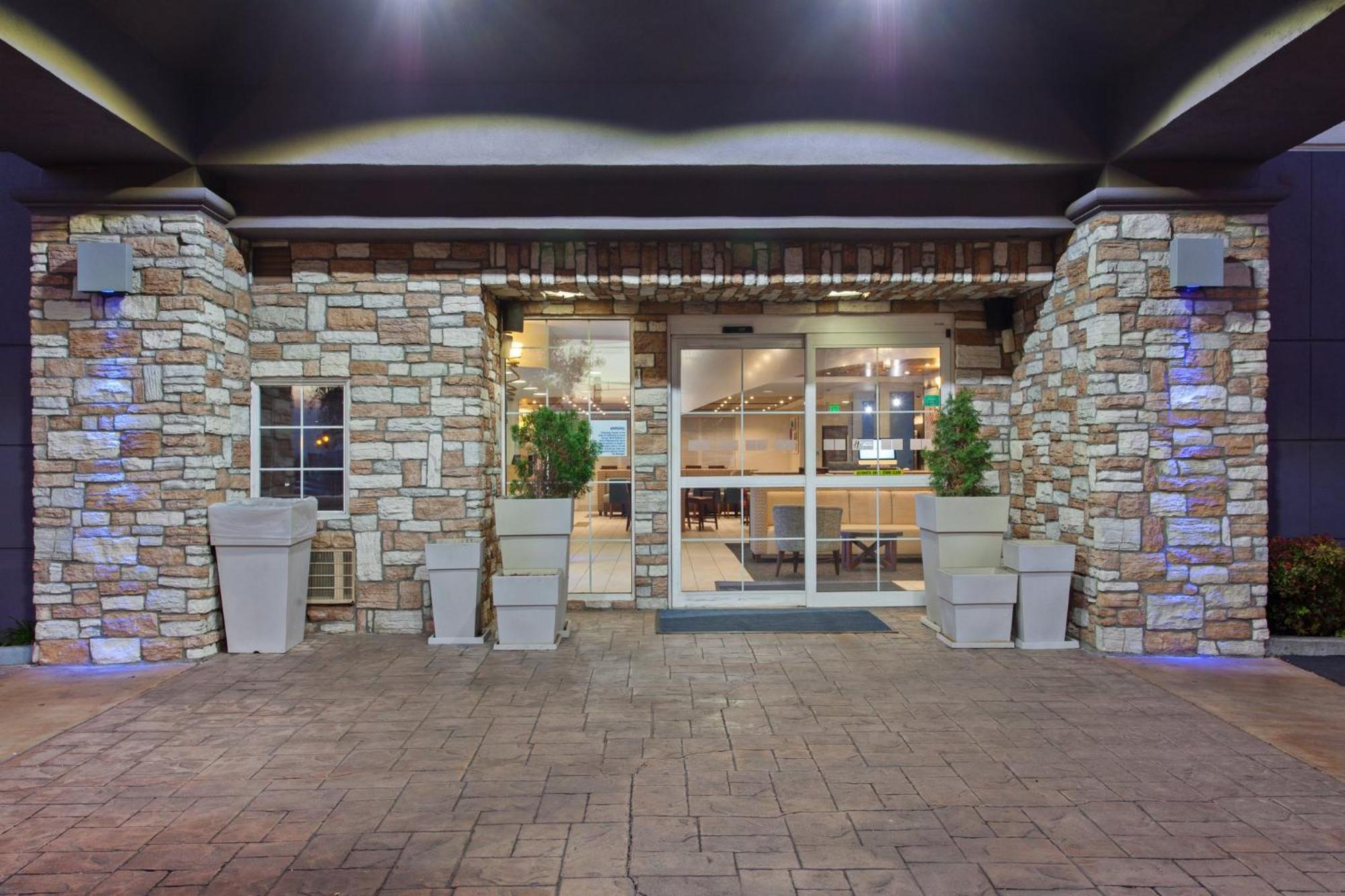 Holiday Inn Express & Suites Oakland - Airport By Ihg Dış mekan fotoğraf
