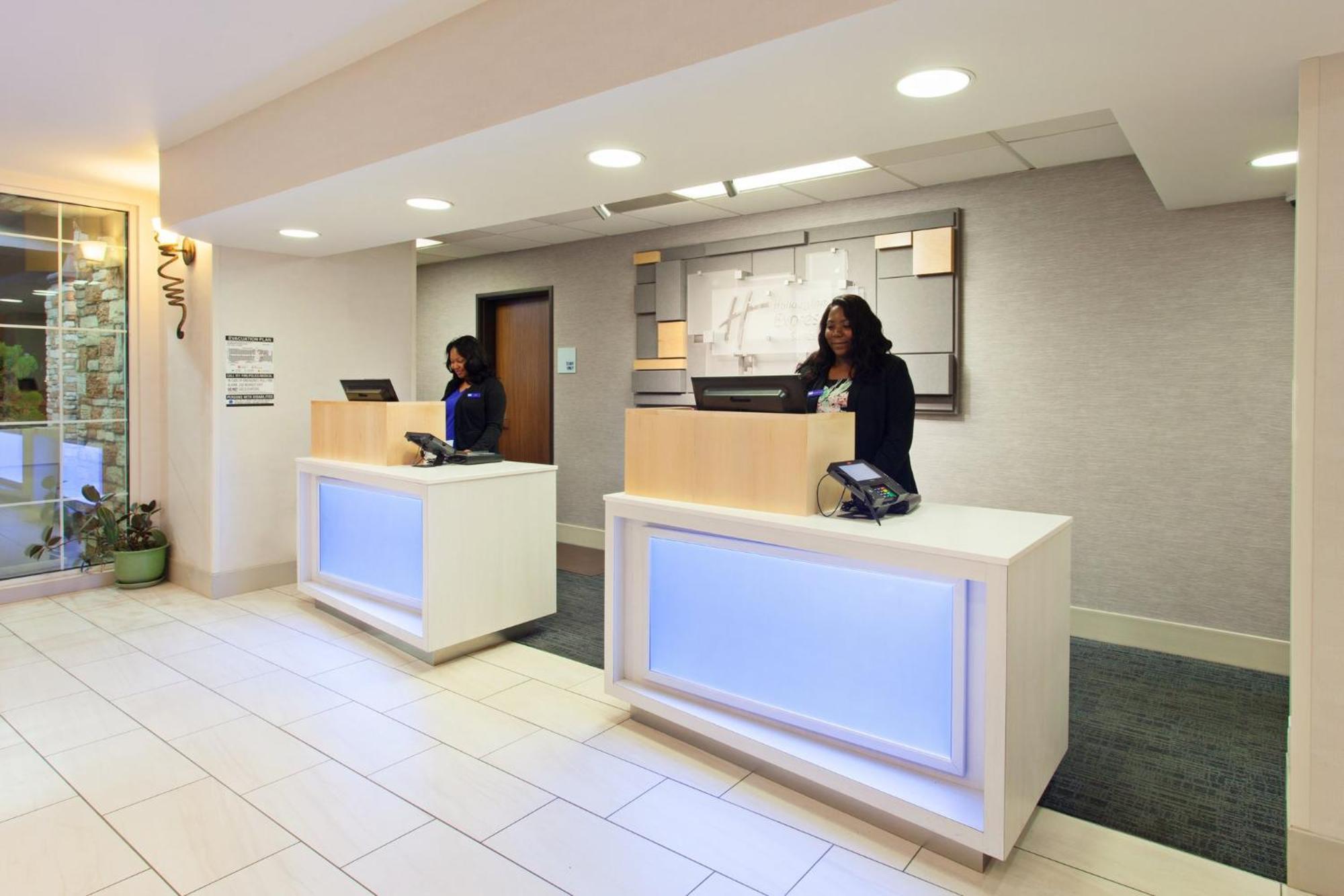 Holiday Inn Express & Suites Oakland - Airport By Ihg Dış mekan fotoğraf