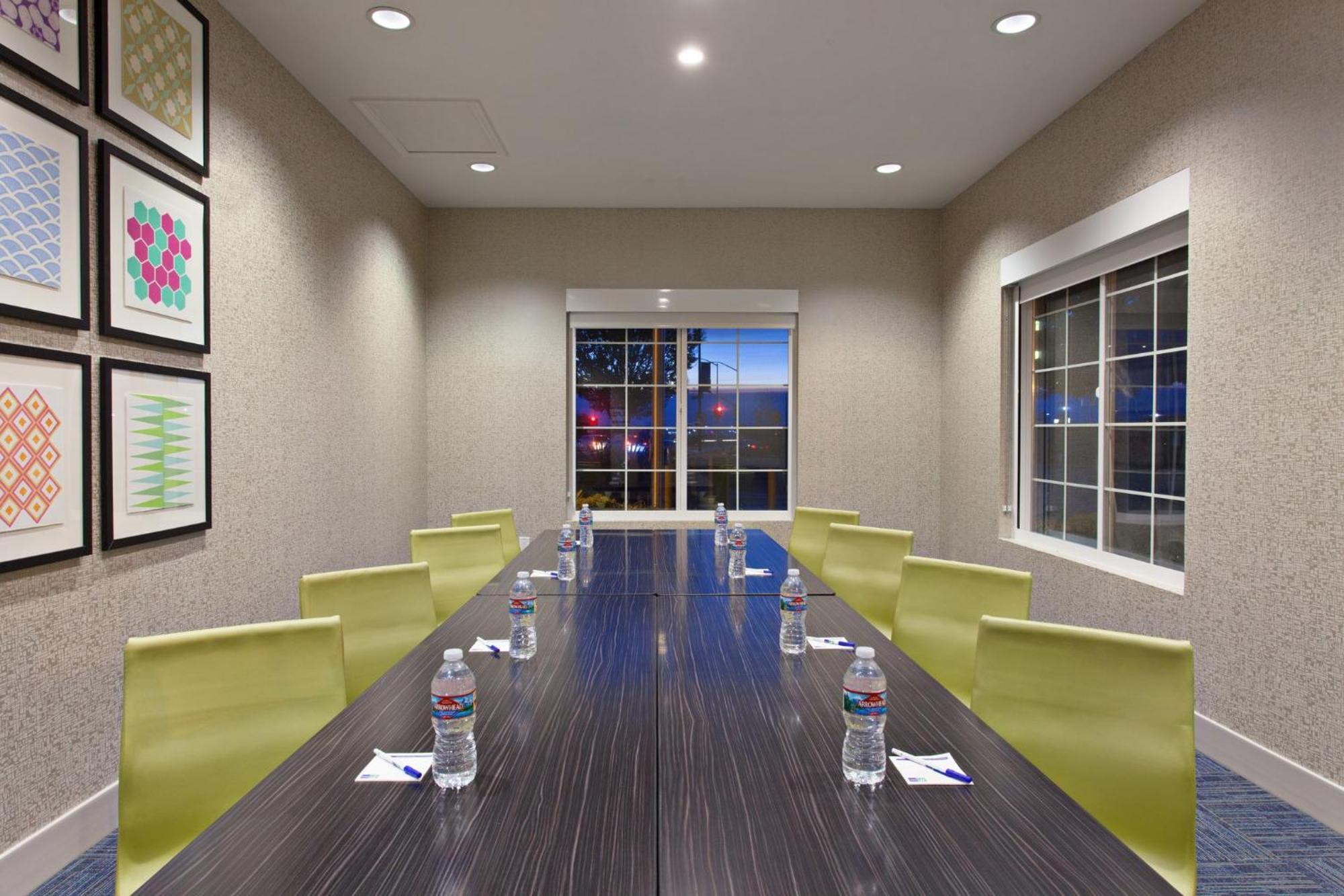 Holiday Inn Express & Suites Oakland - Airport By Ihg Dış mekan fotoğraf