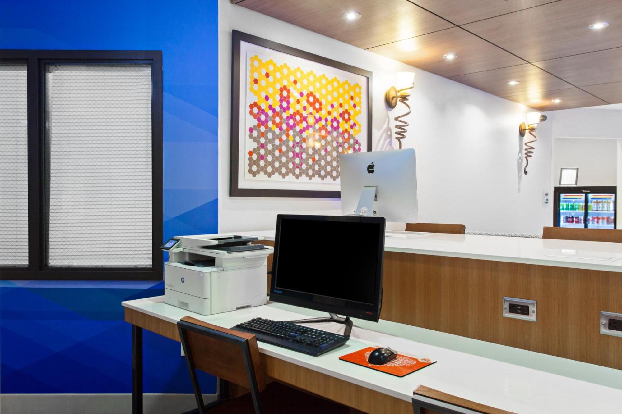 Holiday Inn Express & Suites Oakland - Airport By Ihg Dış mekan fotoğraf