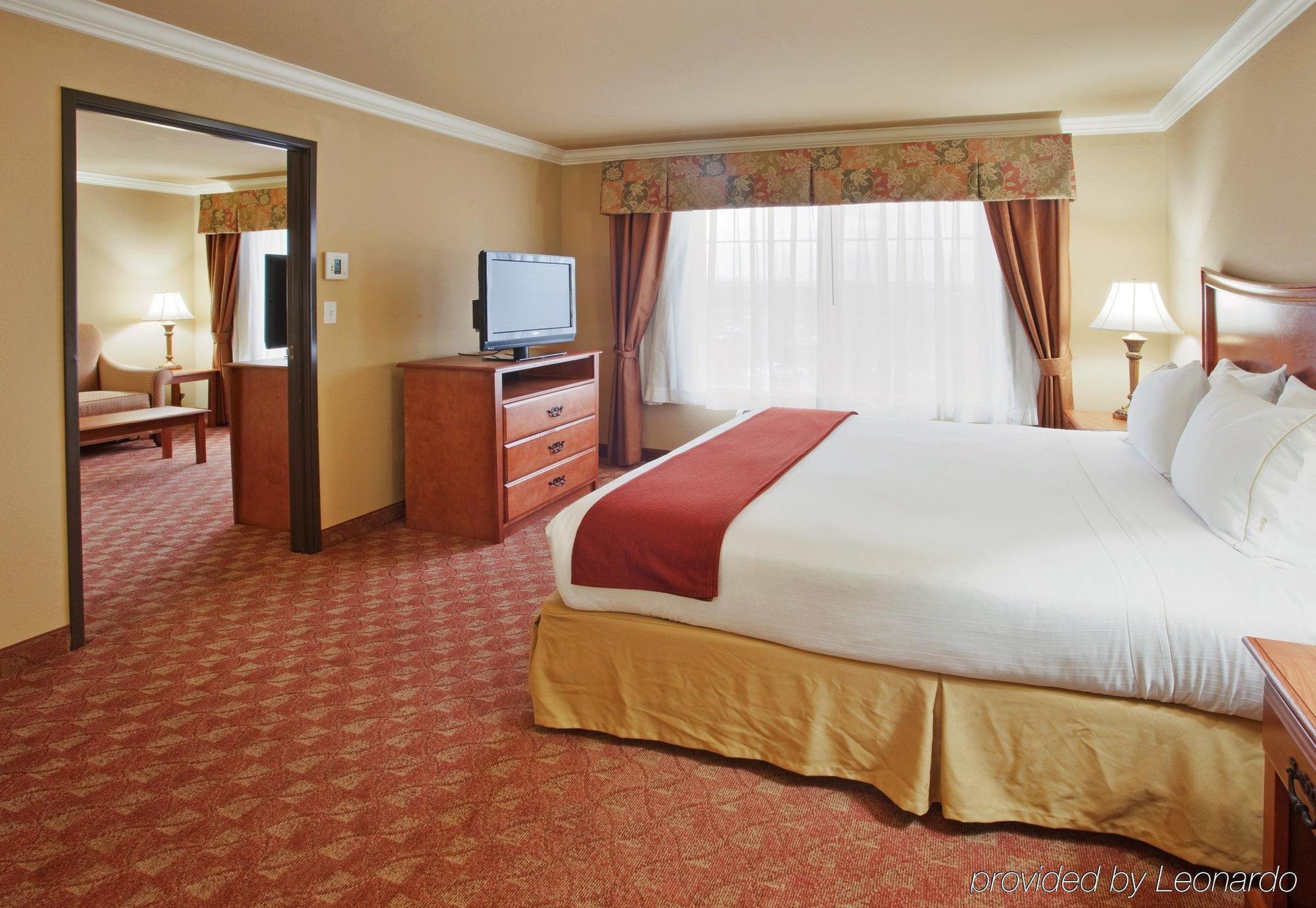 Holiday Inn Express & Suites Oakland - Airport By Ihg Oda fotoğraf