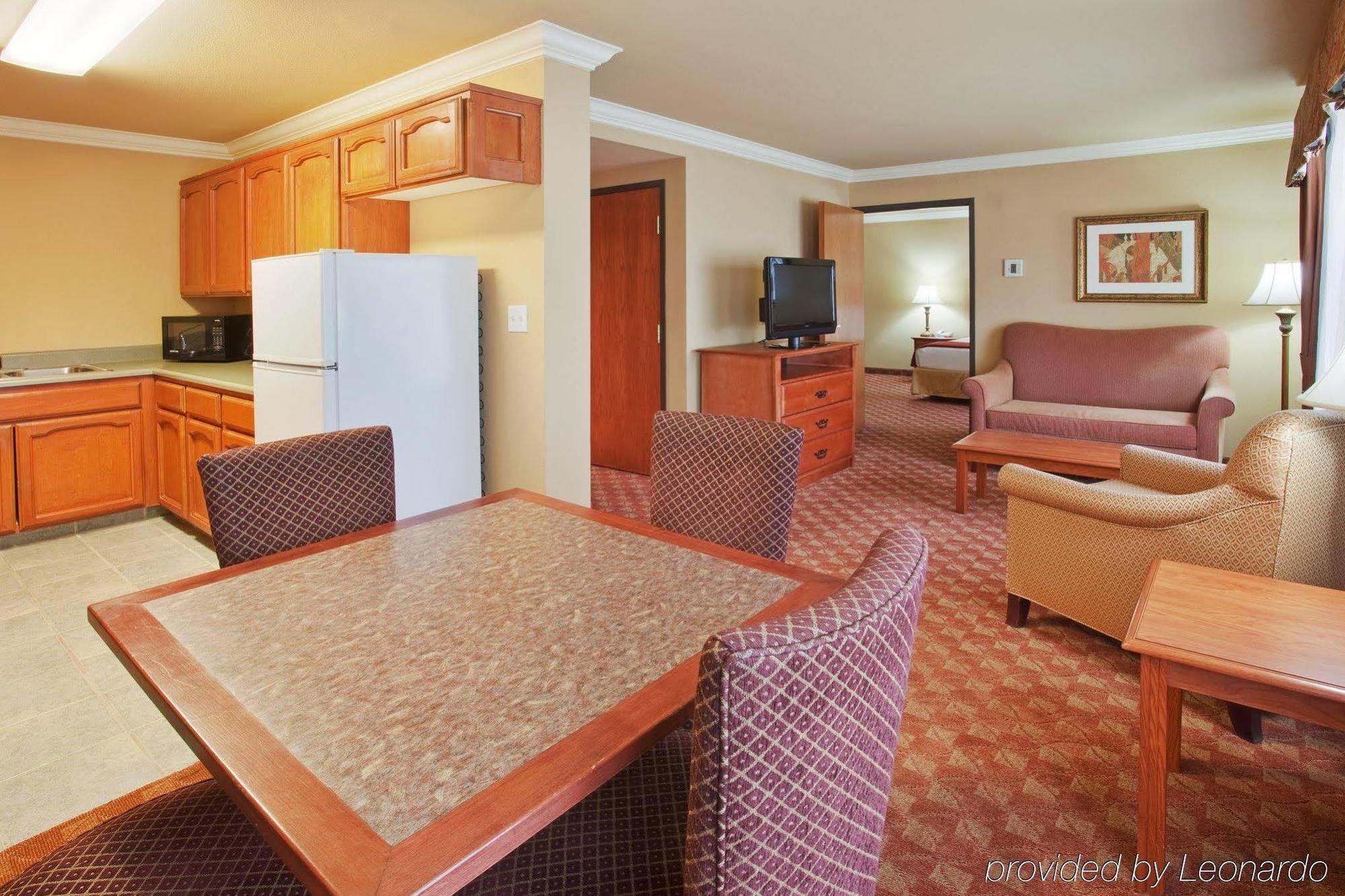 Holiday Inn Express & Suites Oakland - Airport By Ihg Dış mekan fotoğraf
